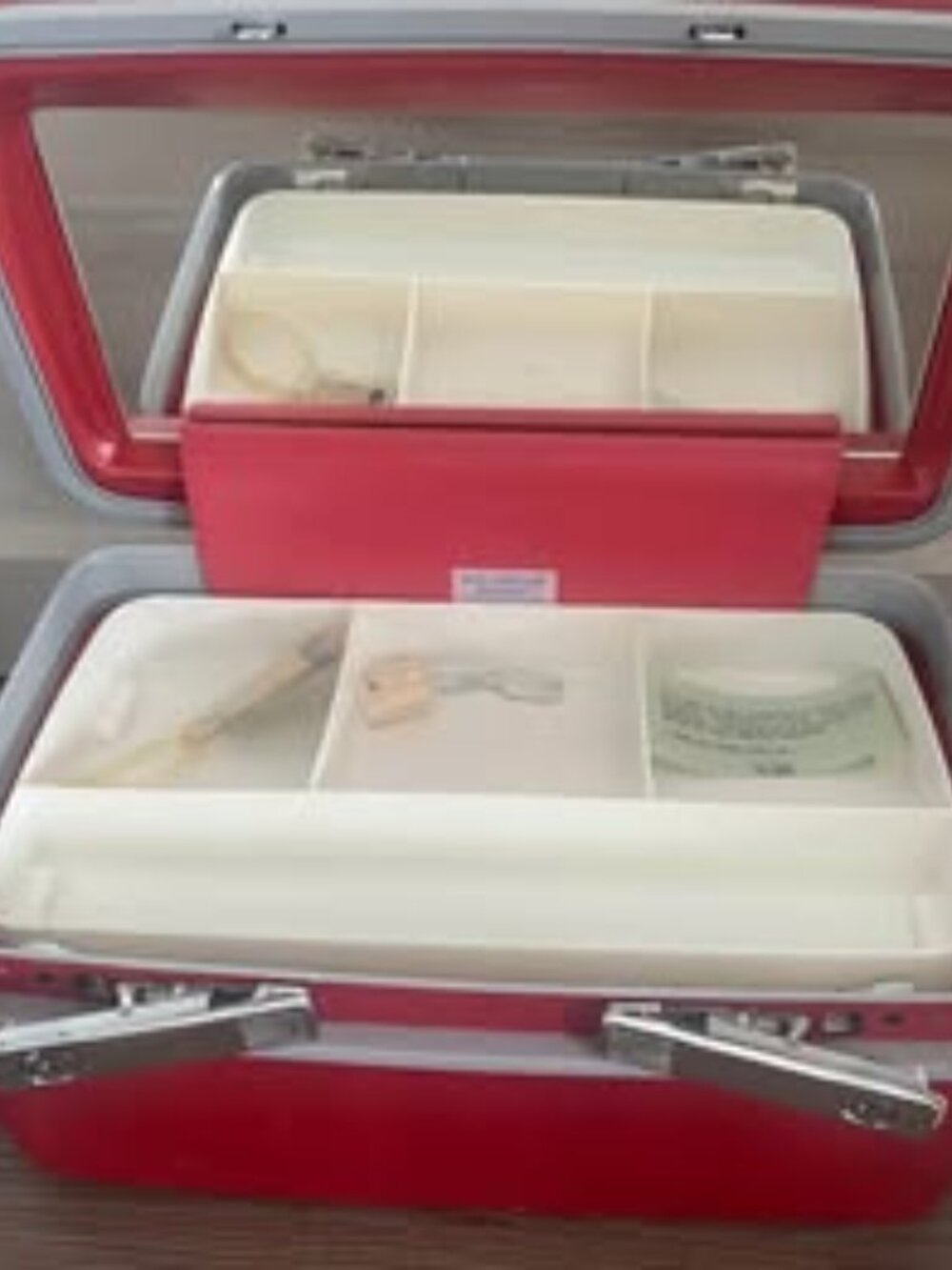 Samsonite Red and White Cosmetic Train Case